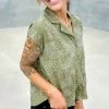 Easel TOPS & TUNICS Green Saturday Stroll Top [NO RETURNS]