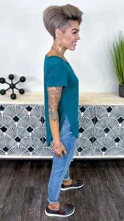 The ZigZag Stripe Green Short Notice Top [NO RETURNS]