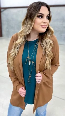 The ZigZag Stripe Green Short Notice Top [NO RETURNS]