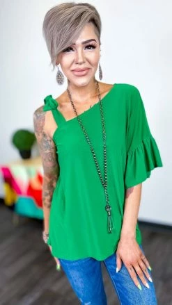 The ZigZag Stripe TOPS & TUNICS Green Sweetest Impression Top [NO RETURNS]