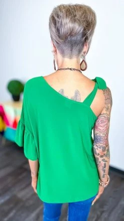 The ZigZag Stripe TOPS & TUNICS Green Sweetest Impression Top [NO RETURNS]