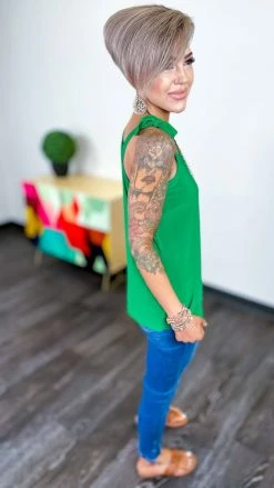 The ZigZag Stripe TOPS & TUNICS Green Sweetest Impression Top [NO RETURNS]