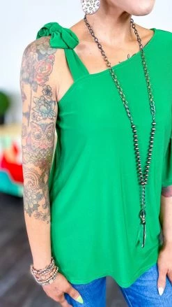 The ZigZag Stripe TOPS & TUNICS Green Sweetest Impression Top [NO RETURNS]