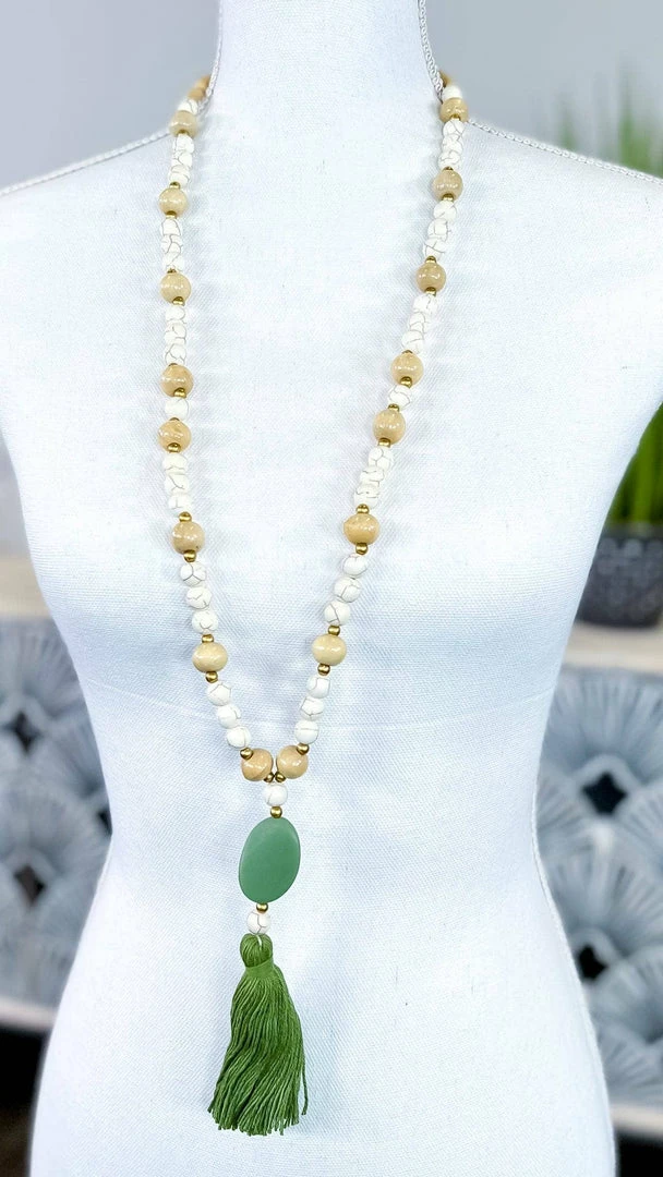 Bali Queen ACCESSORIES Green Thea Tassel Necklace