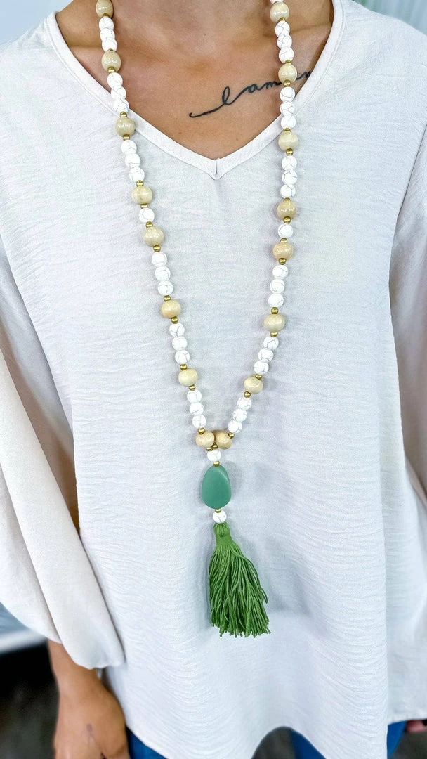Bali Queen ACCESSORIES Green Thea Tassel Necklace