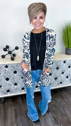 The ZigZag Stripe OUTERWEAR Hear The Beat Cardigan