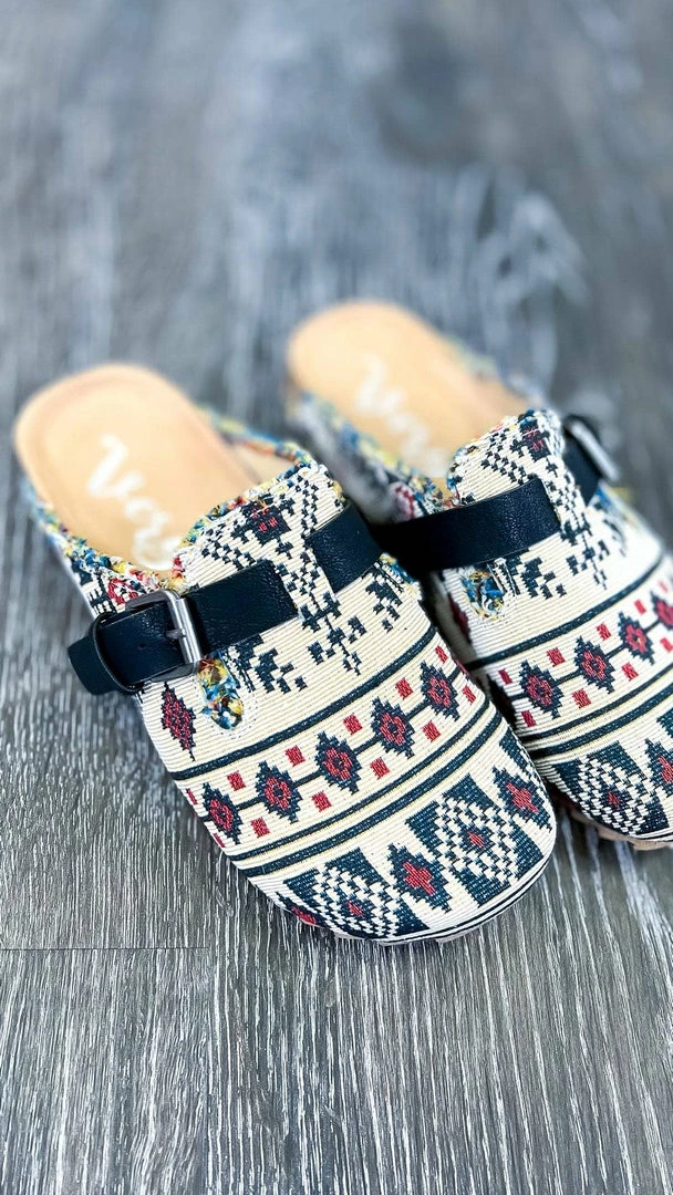 Very G Hebe Slip On Shoes