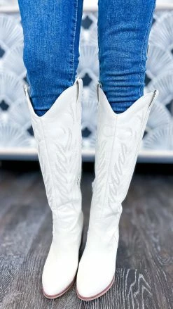 MIA SHOES Ivory Dakota Boots