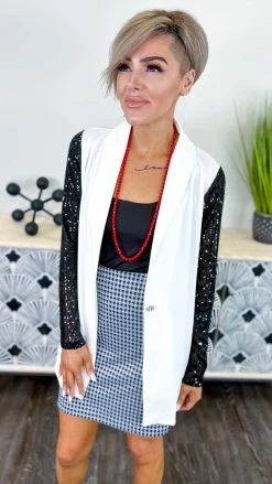 The ZigZag Stripe OUTERWEAR Ivory Made For The Stage Blazer