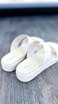 MIA Ivory Saige Platform Sandals