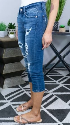 Judy Blue 82271 Capri Jeans BOTTOMS