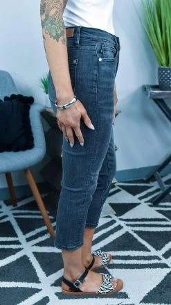 BOTTOMS Judy Blue 88238 Capri Jeans