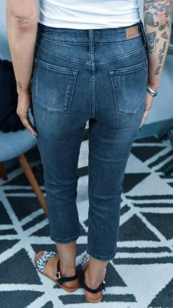 BOTTOMS Judy Blue 88238 Capri Jeans
