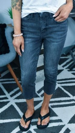 BOTTOMS Judy Blue 88238 Capri Jeans