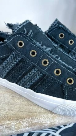 LA Shoe King Leslie Sneakers SHOES