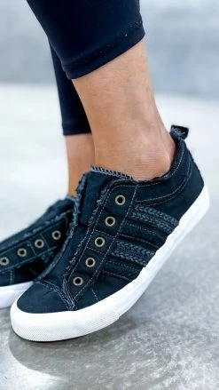 LA Shoe King Leslie Sneakers SHOES