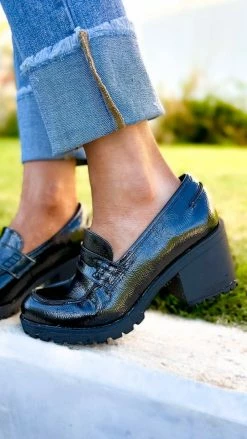 Chinese Laundry SHOES Liberty Loafers