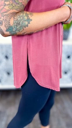 The ZigZag Stripe Marsala Short Notice Top [NO RETURNS]