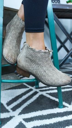 Volatile SHOES Nash Booties