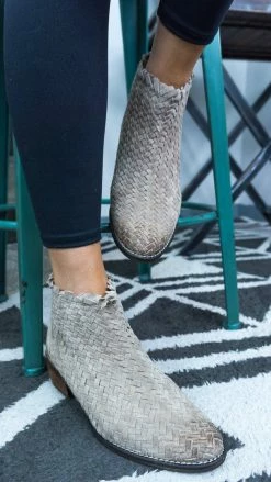 Volatile SHOES Nash Booties