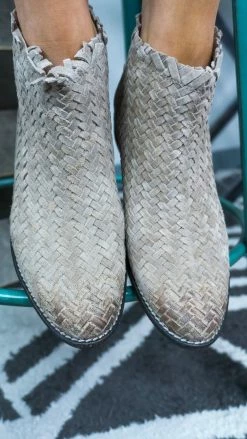 Volatile SHOES Nash Booties