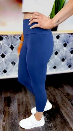 The ZigZag Stripe BOTTOMS Navy Cropped Elite Leggings