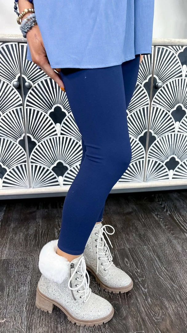 The ZigZag Stripe Navy Elite Leggings BOTTOMS