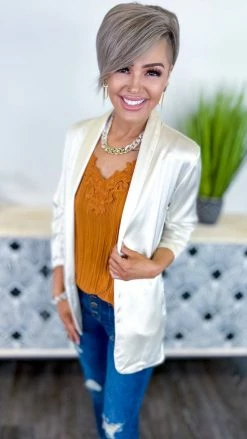 The ZigZag Stripe OUTERWEAR Nude Charmed Lifestyle Blazer