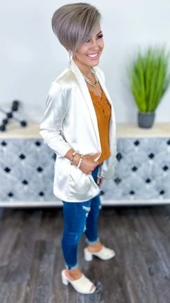 The ZigZag Stripe OUTERWEAR Nude Charmed Lifestyle Blazer