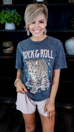 The ZigZag Stripe Nude Get Active Shorts [NO RETURNS]