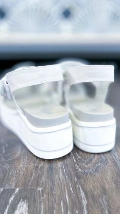 MIA Off White Odelia Platform Sandals