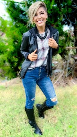 The ZigZag Stripe TOPS & TUNICS Plaid Business Top