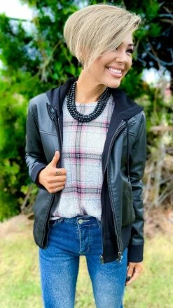 The ZigZag Stripe TOPS & TUNICS Plaid Business Top