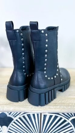 MIA SHOES Razor Boots