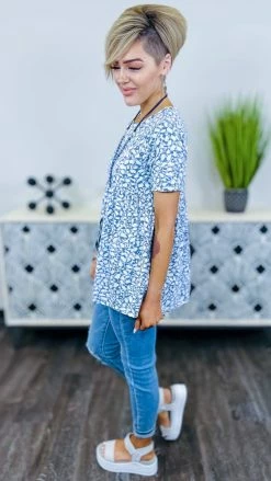 The ZigZag Stripe Repeating Views Top TOPS & TUNICS