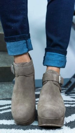 Volatile Romford Wedges SHOES