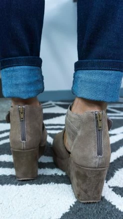 Volatile Romford Wedges SHOES