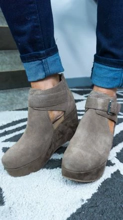 Volatile Romford Wedges SHOES