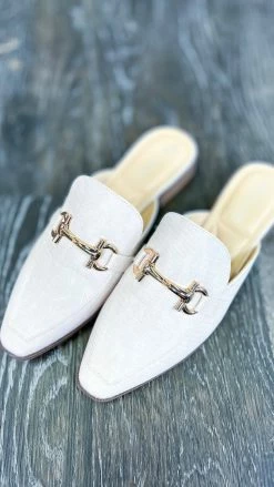 Chinese Laundry SHOES Score Mules