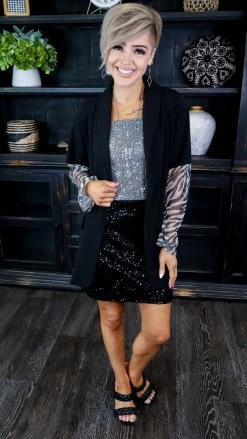 The ZigZag Stripe Silver Weekend Wow Tank TOPS & TUNICS