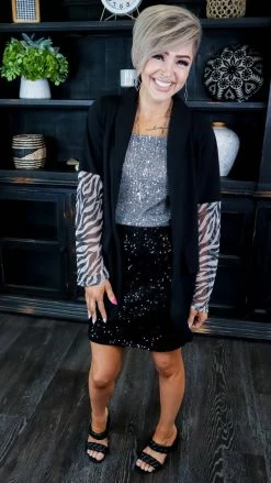 The ZigZag Stripe Silver Weekend Wow Tank TOPS & TUNICS