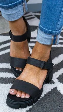 MIA SHOES Skyler Platform Sandals