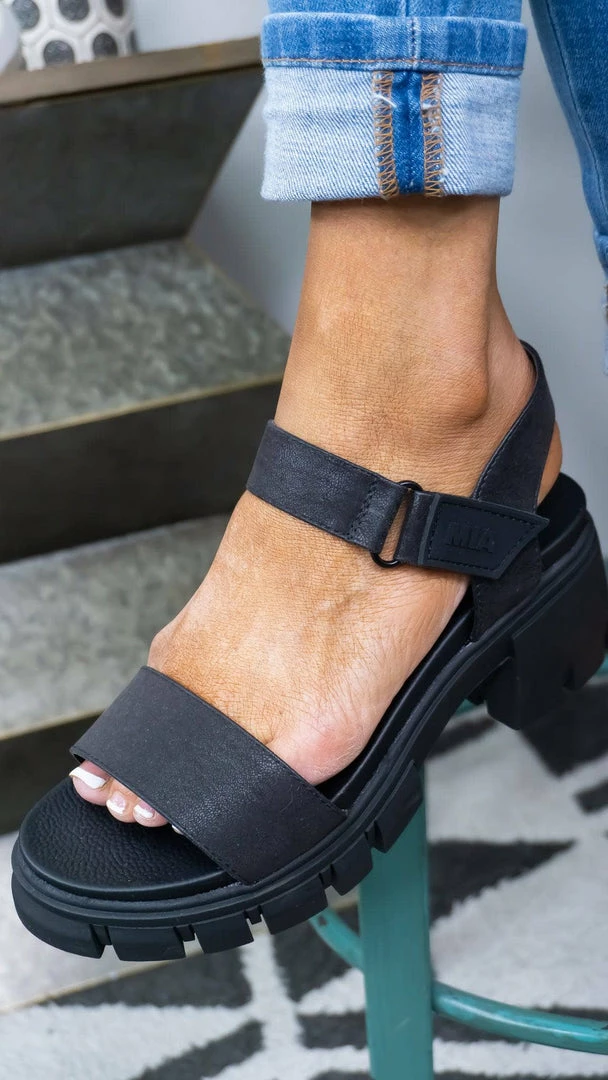 MIA SHOES Skyler Platform Sandals