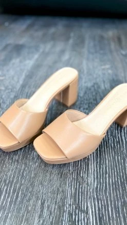 Chinese Laundry Tai Heels