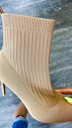 Chinese Laundry SHOES Tan Elba Booties