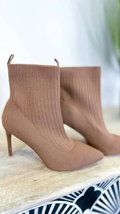 Chinese Laundry SHOES Tan Elba Booties