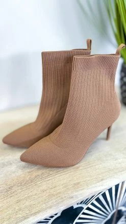 Chinese Laundry SHOES Tan Elba Booties