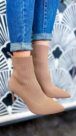 Chinese Laundry SHOES Tan Elba Booties