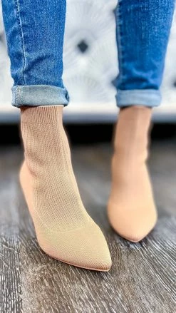 Chinese Laundry SHOES Tan Elba Booties