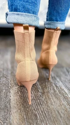 Chinese Laundry SHOES Tan Elba Booties